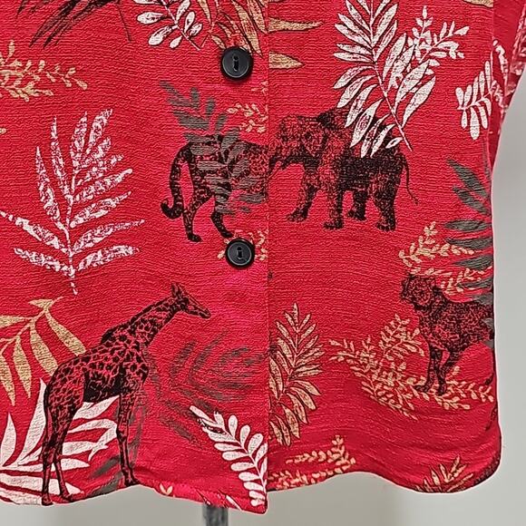 c. b. collections Petite Womens Button Front Short Sleeve Animal Print Top Sz PM - Picture 3 of 9